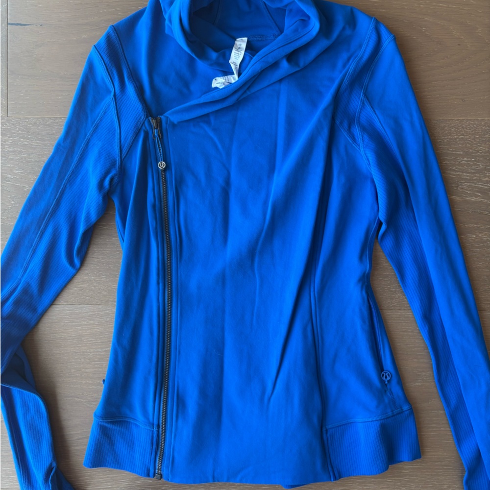 ELECTRIC blue ⚡️ lululemon jacket